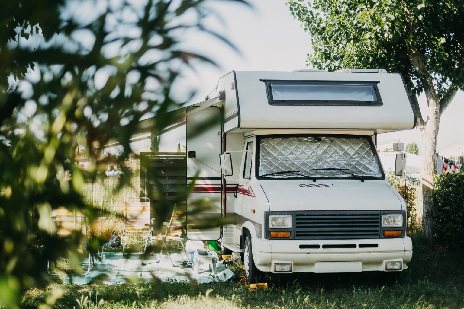 Aire de confort camping-car Hello Summer Inn — Valras-Plage, Hérault